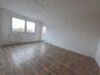 helle und renovierte 2-Raum Wohnung - Schlafzimmer mit Eingang Kammer